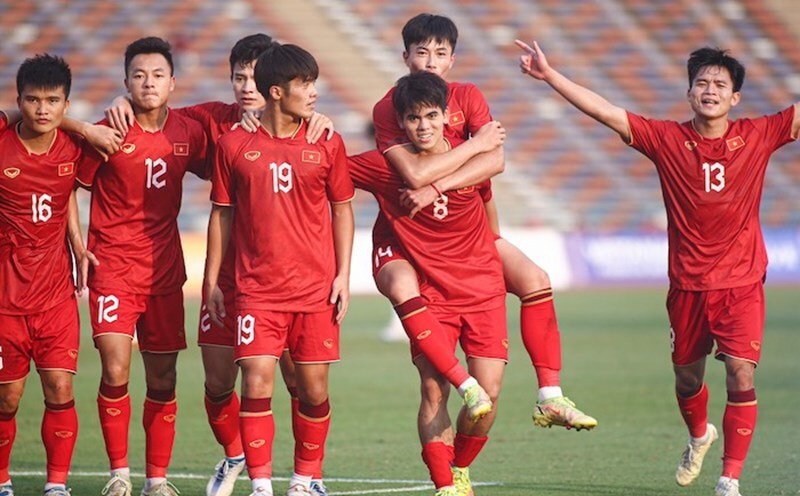 越南球队大胜对手，亚洲足球赛事引爆热潮