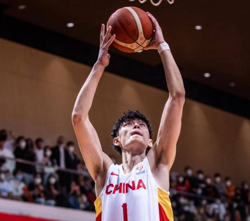 关于新晋球员崭露头角，震惊球坛赛场的信息