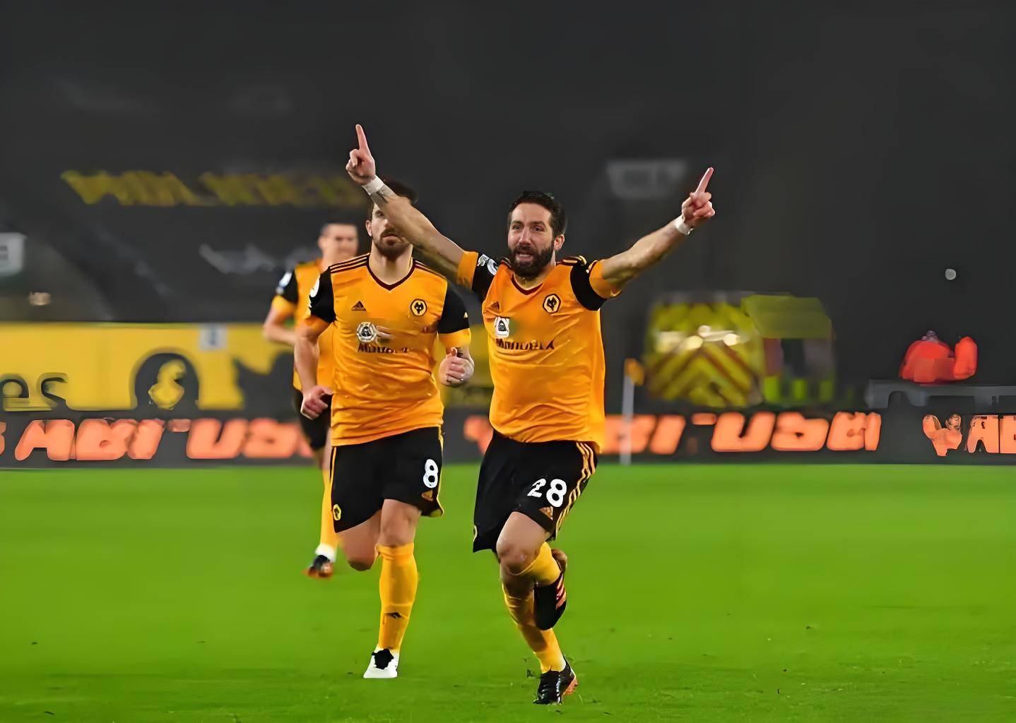 包含狼队前场火力全开，取得惊人胜利的词条