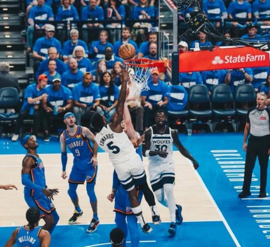 猛龙击败尼克斯，西亚卡姆全面表现带队逆转胜利的简单介绍