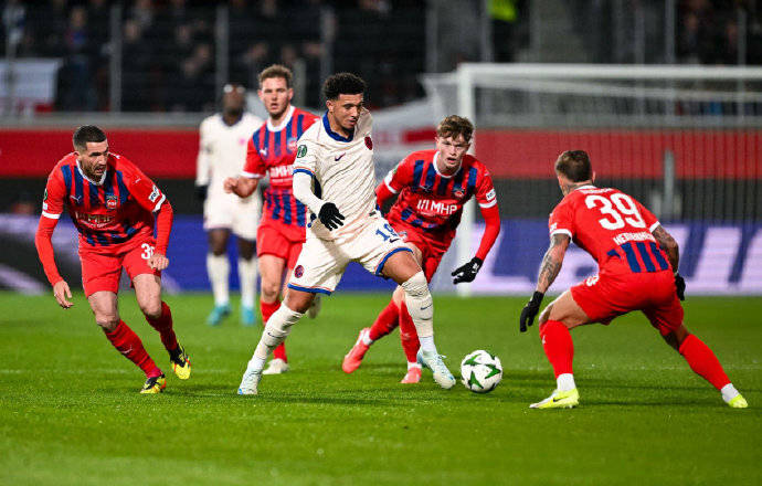 切尔西客场力克埃弗顿，保持不败战绩一路前行的简单介绍