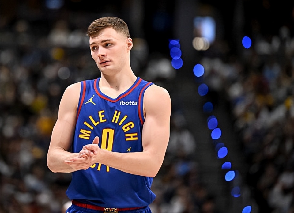 包含快船新星出任队长，自信夺得总冠军的词条