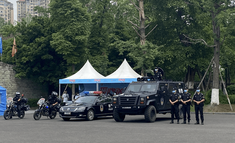 黄山队全队联手，遂宁队全力以赴