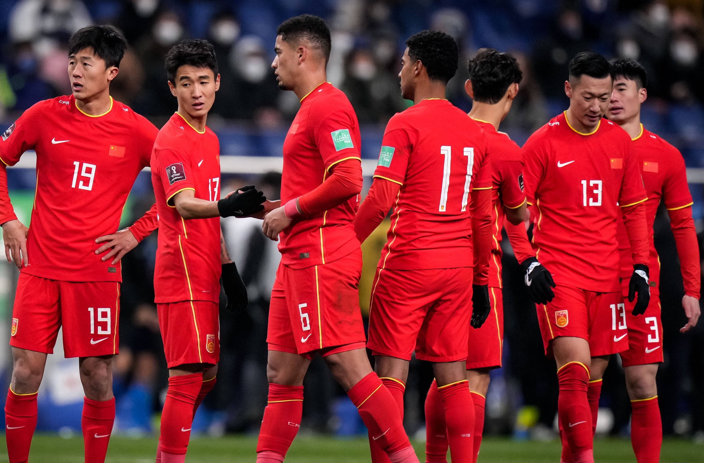 空前绝后，国内足球赛事轮番展开的简单介绍