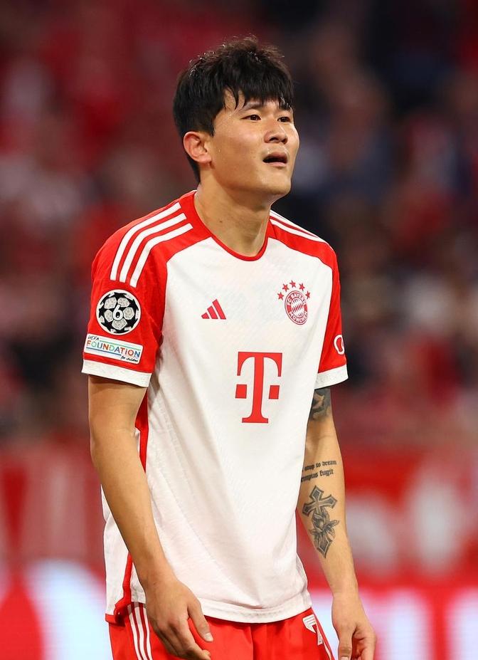 拜仁慕尼黑球员表现出色，助球队实现胜利