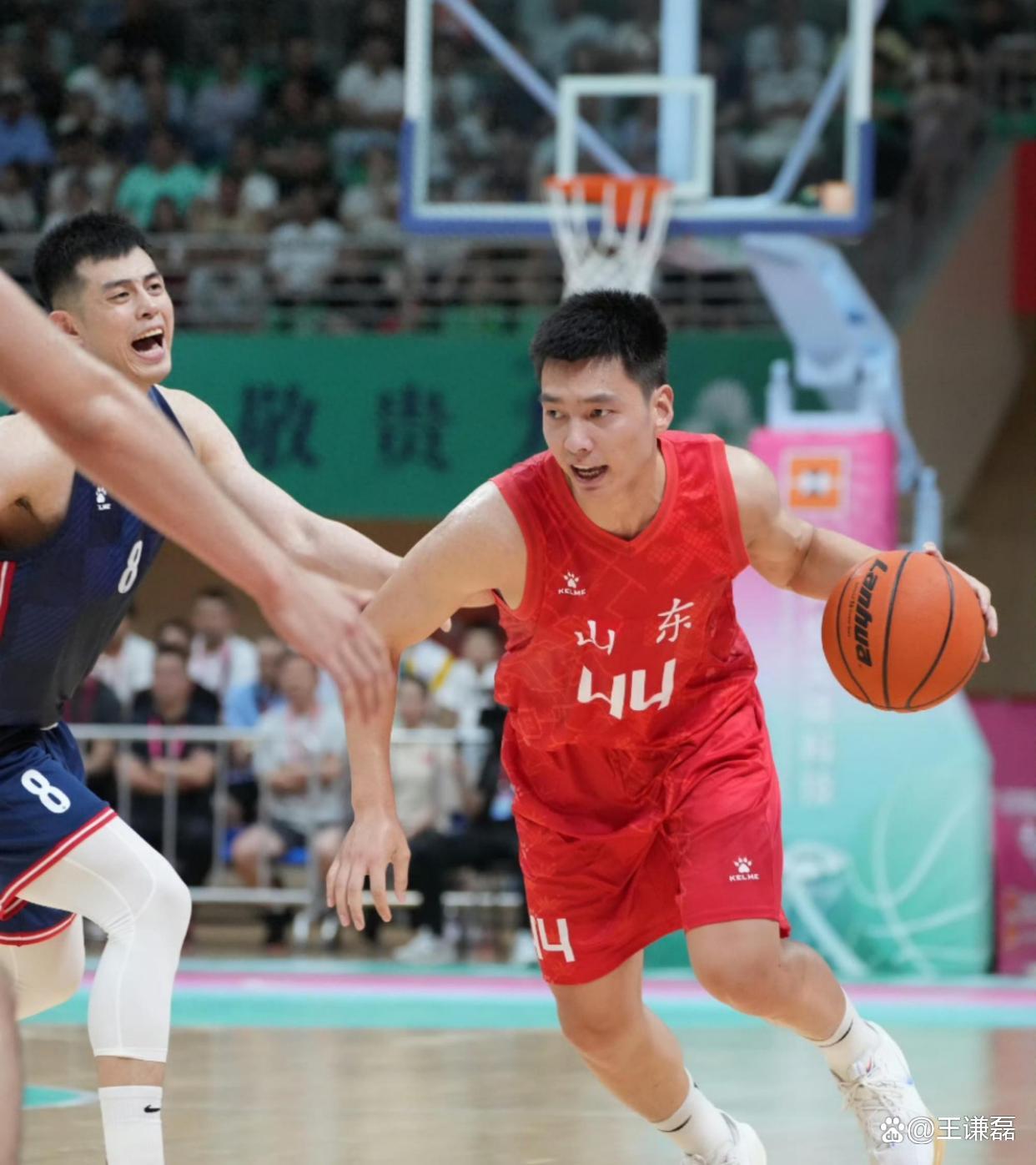 关于山东男篮逆袭摧败北京队，取得赛季首胜的信息