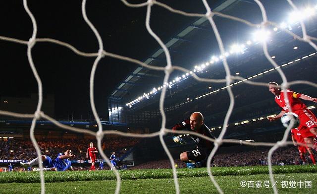 武汉卓尔主场逼平广州富力，表现坚挺