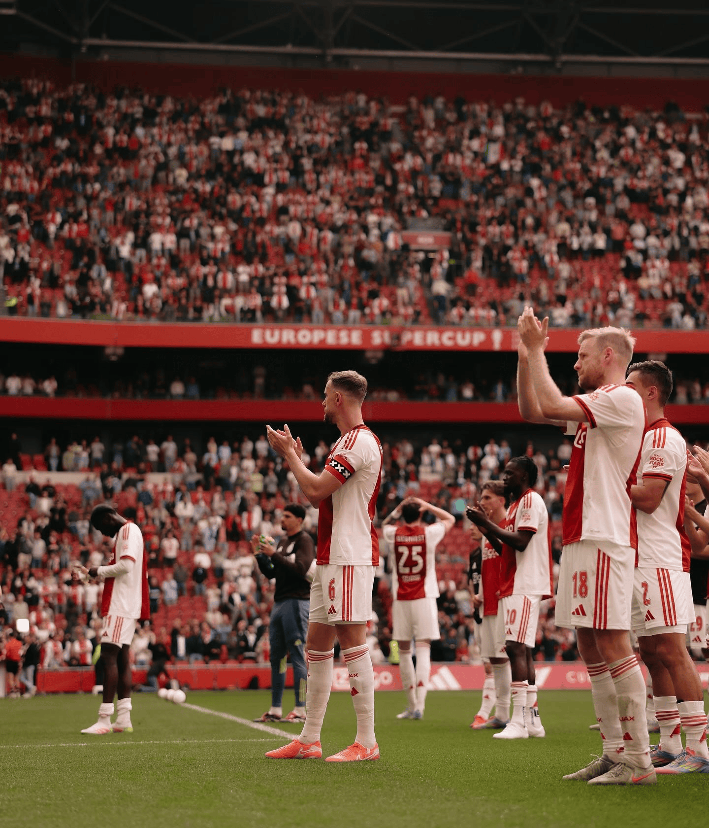 包含荷乙联赛出现一场惊险的点球大战的词条