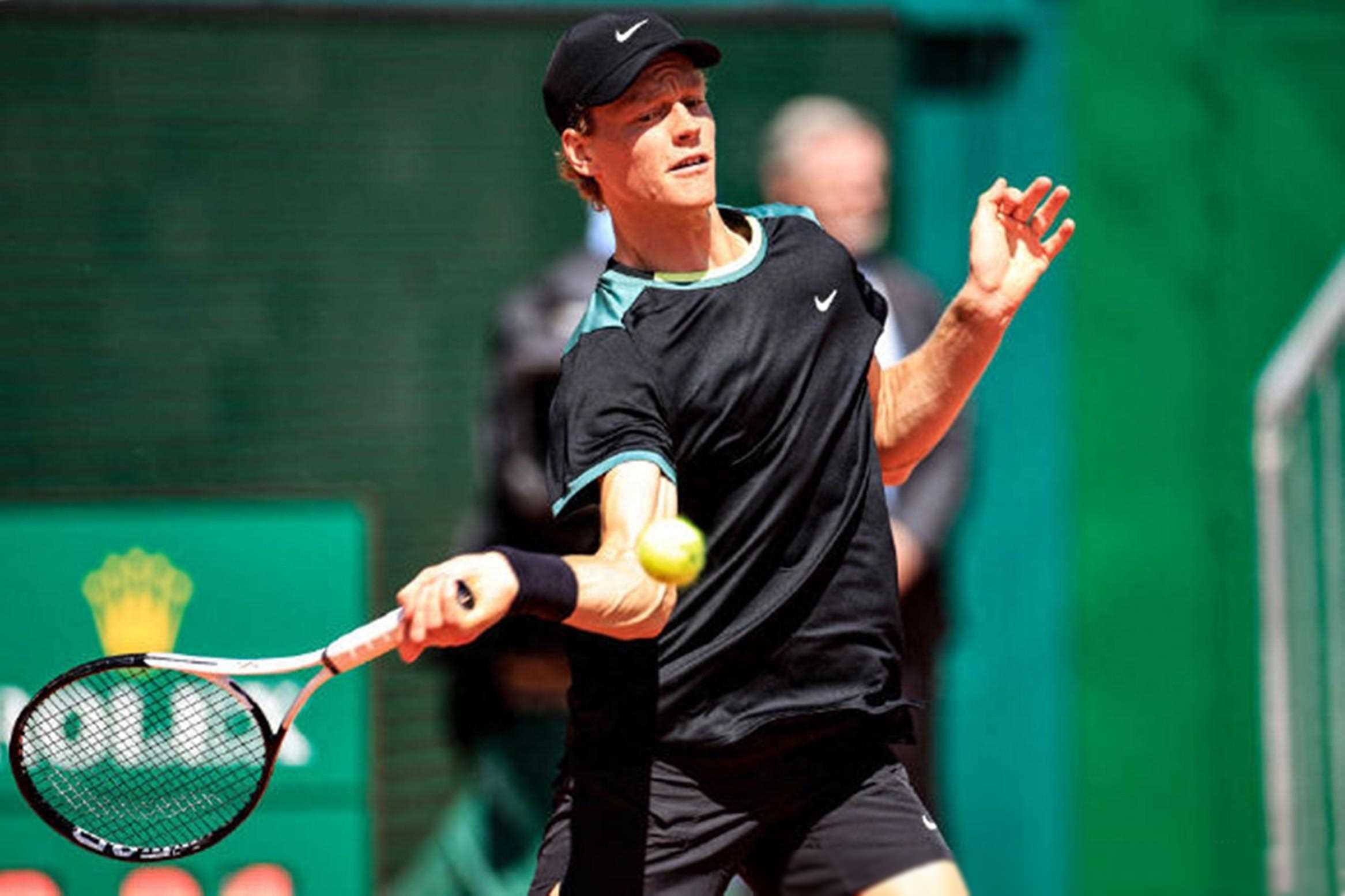 比赛中球员身体素质和意志力的展现引人赞叹