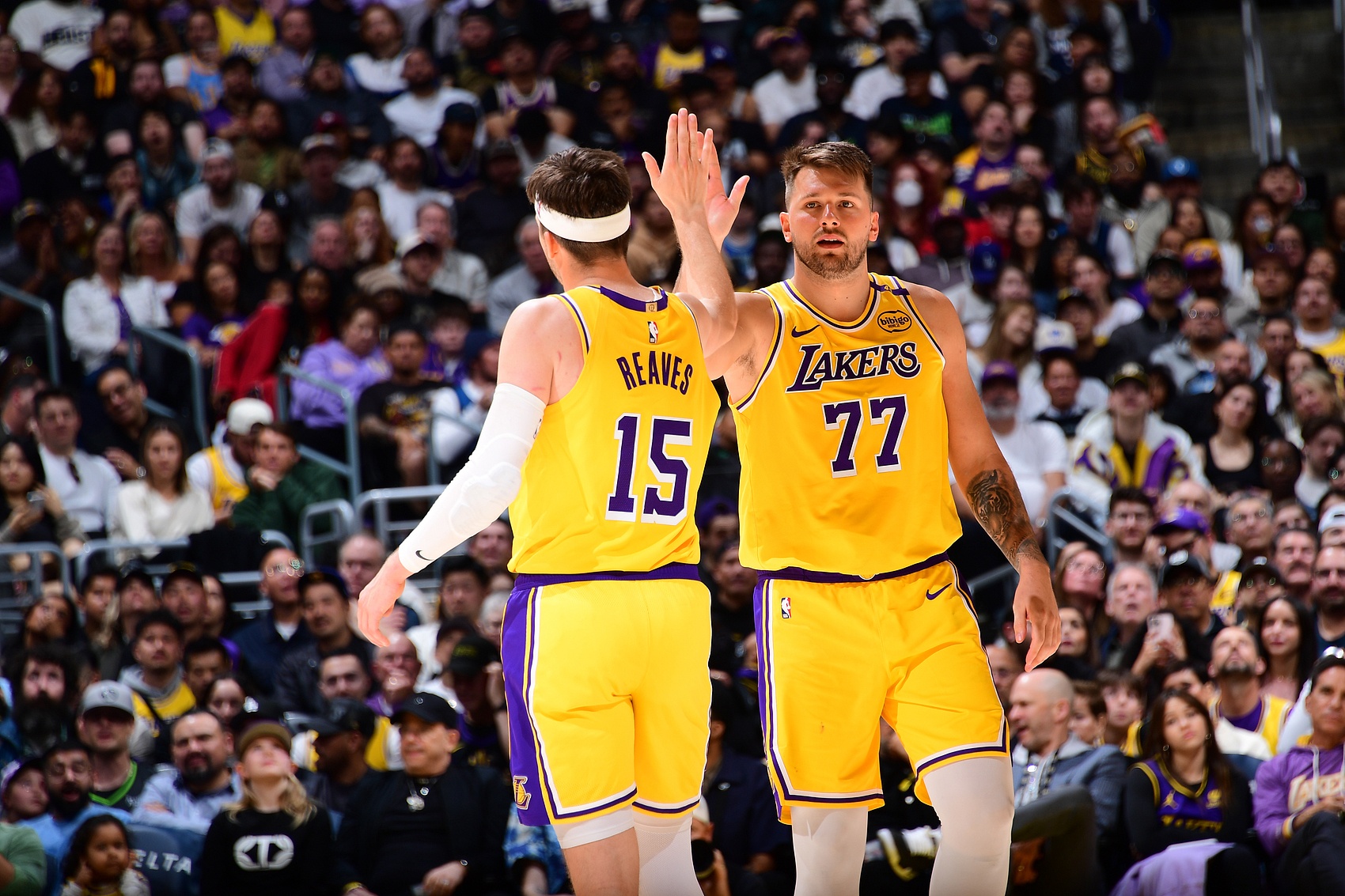 篮网队双核心表现出色，连胜赛场