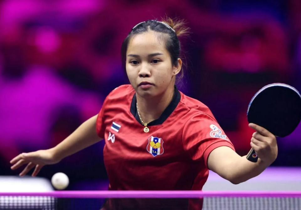 英格兰队险胜中国队，奥恰洛夫点燃赛场