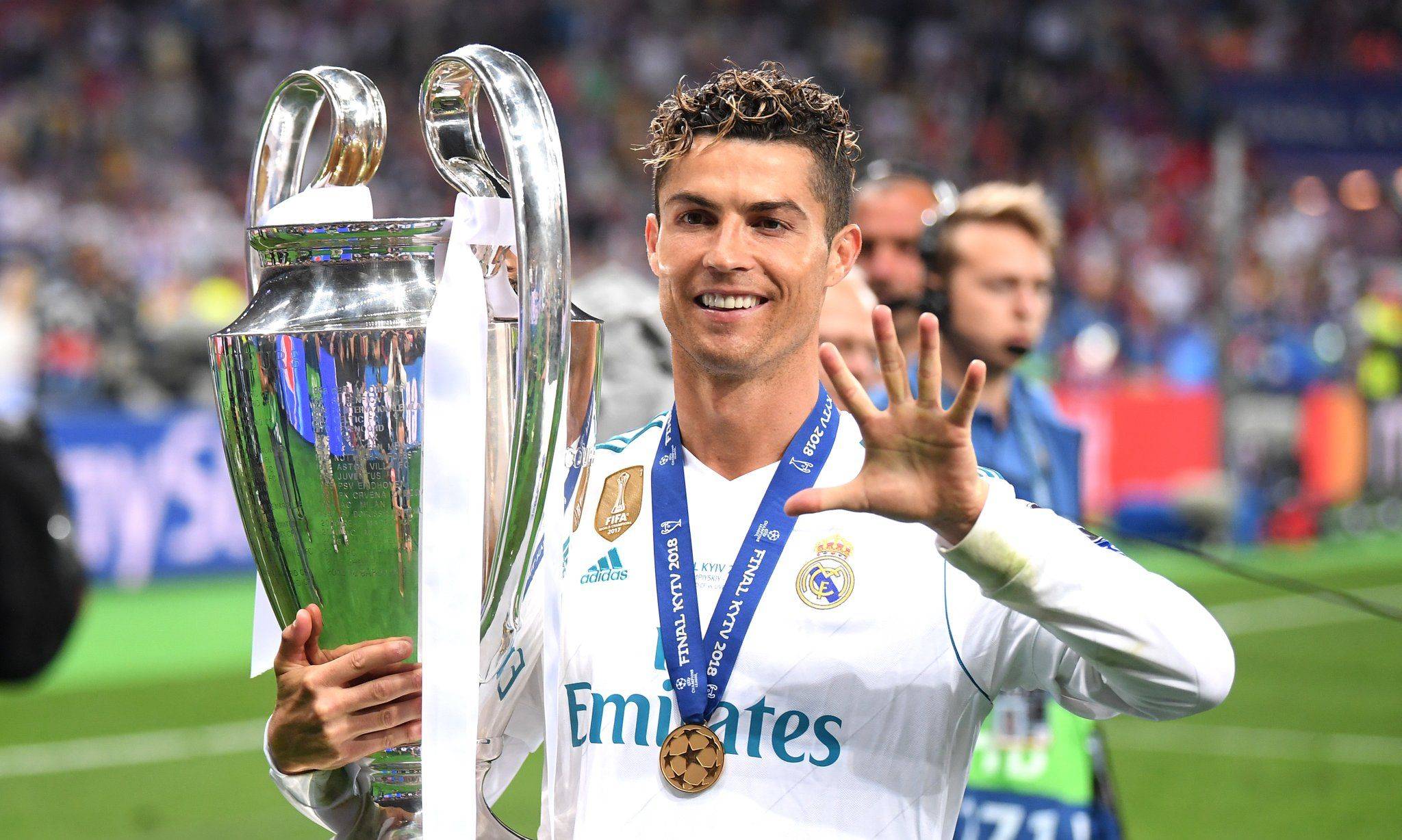 巴萨险胜那不勒斯,C罗点燃赛场 巴萨险胜那不勒斯,C罗点燃赛场