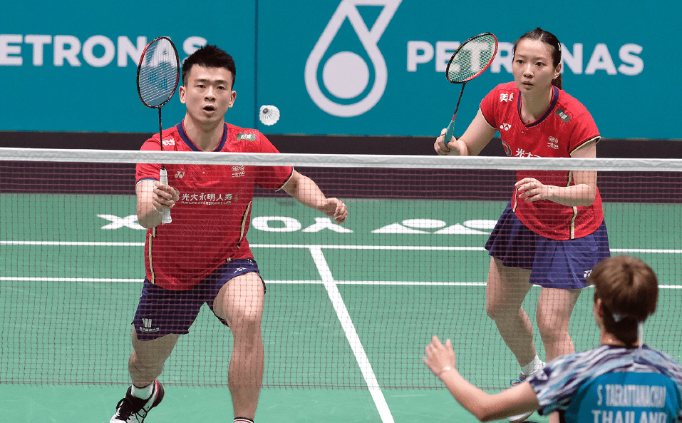 关于马来西亚队逆转中国队,黄鸭组合刷新纪录的信息 关于马来西亚队逆转中国队,黄鸭组合刷新纪录的信息