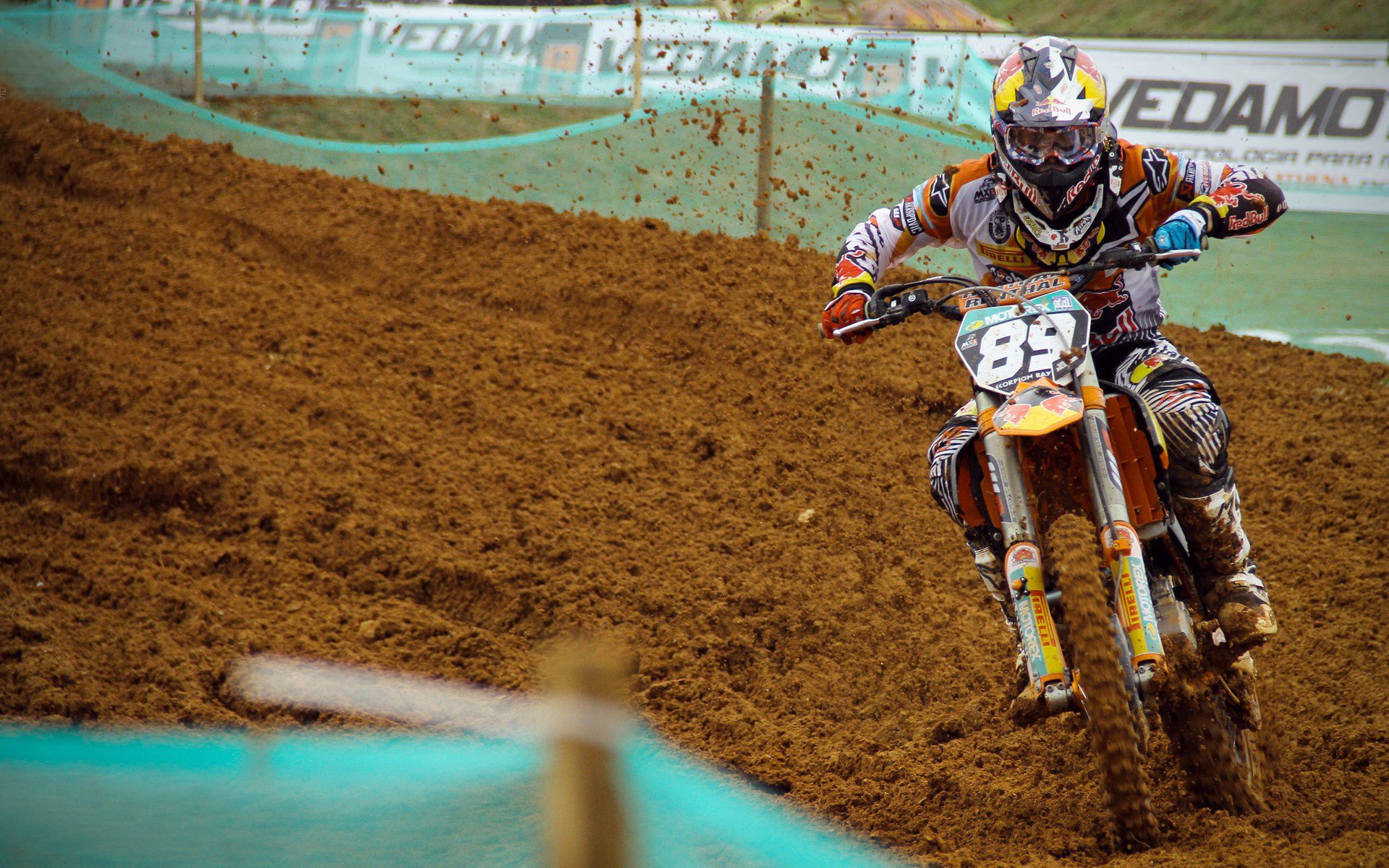 冰川之火，伊萨克点燃冰岛，洪都拉斯防线瞬间融化